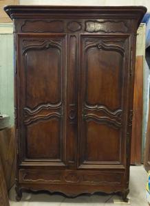 arm155 - 18th-century walnut wardrobe, dimensions cm W 145 x H 233 x D 60